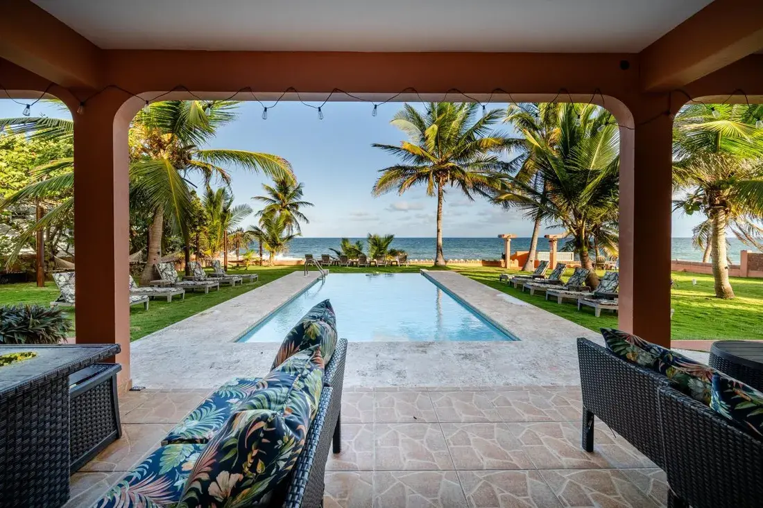 True Beachfront Living At Casa Del Mar