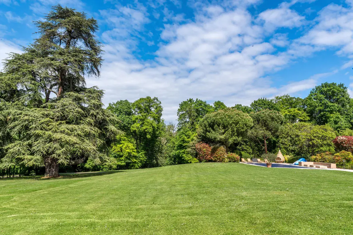 Exceptional villa on a 17,000 sqm plot in a privileged location in Cologny, Geneva