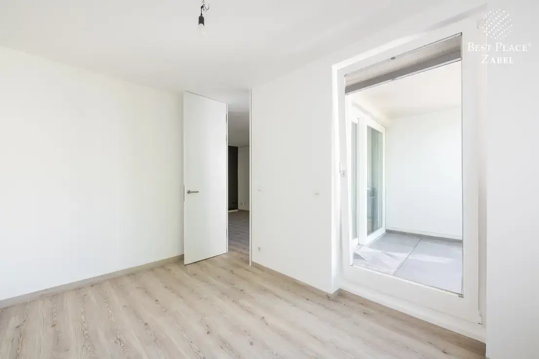 City-West kompakt: modernisiertes Design-Apartment mit ruhiger Loggia in der Nähe des KaDeWe