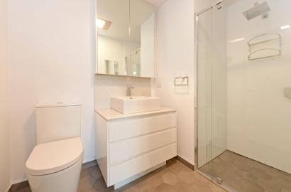 Building wealth and acquiring real estate in 2025