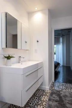 4 Bedroom Luxury Apartment for Sale in Miami